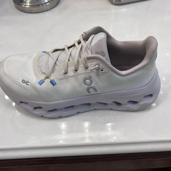 On Running White and Blue Athletic Shoes with Mesh Upper - Picture 3 of 4